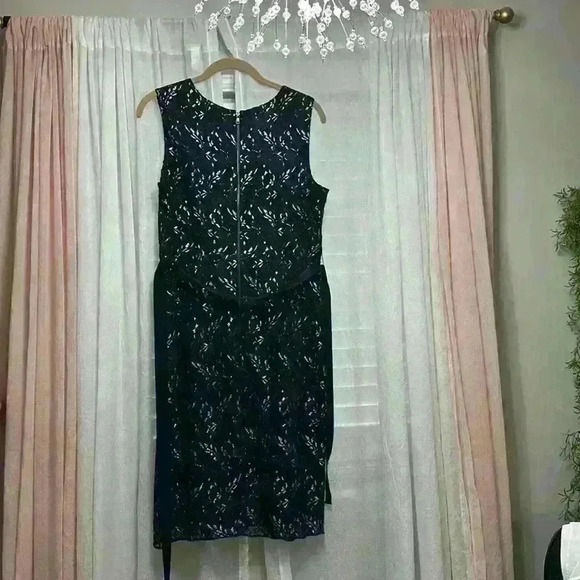 NWOT Tahari Navy Lace Overlay Silver Dress Sz 8 Item# 8Q - Picture 3 of 3